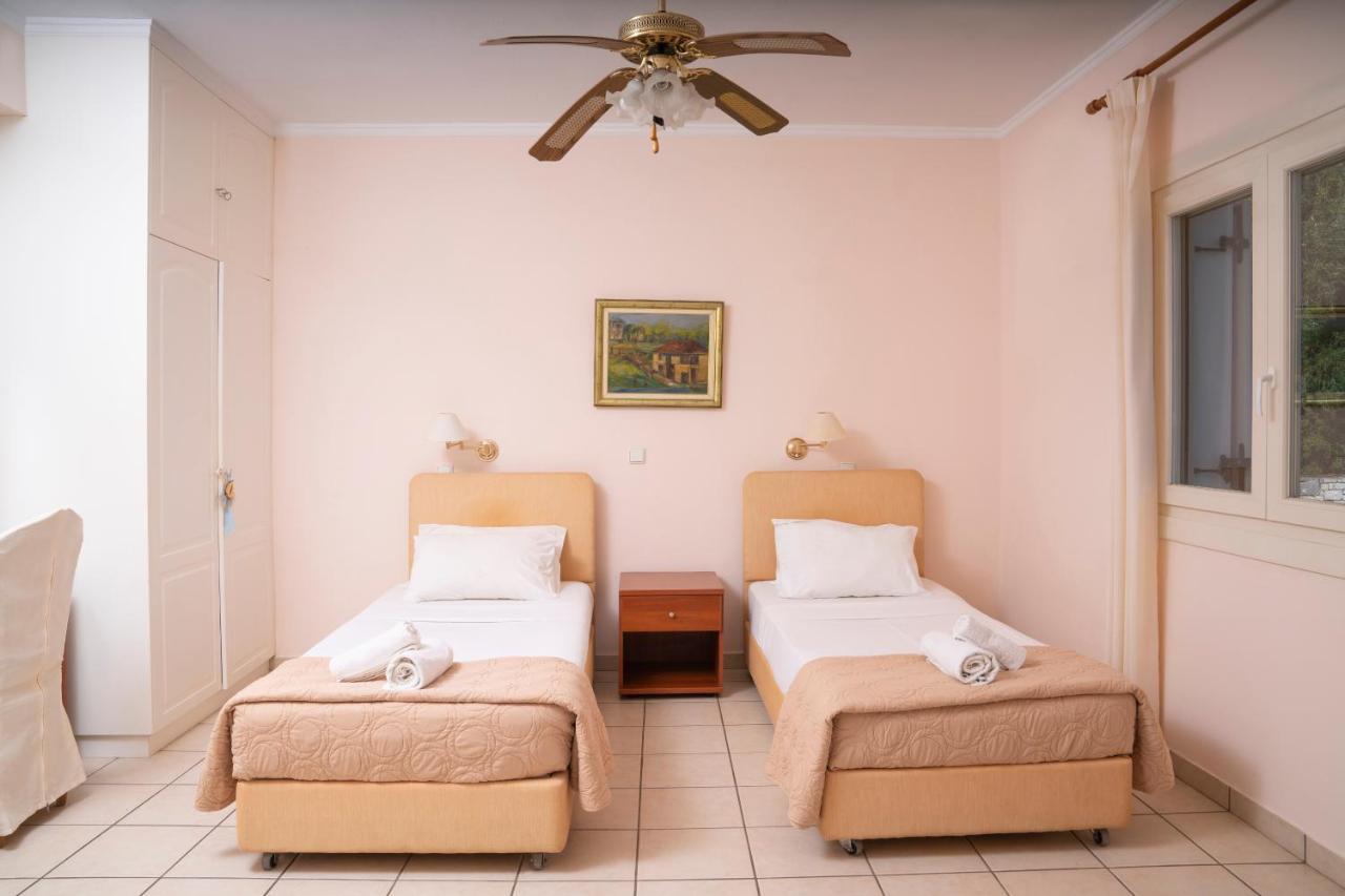 Bellina Villa Agnítsini Exterior foto